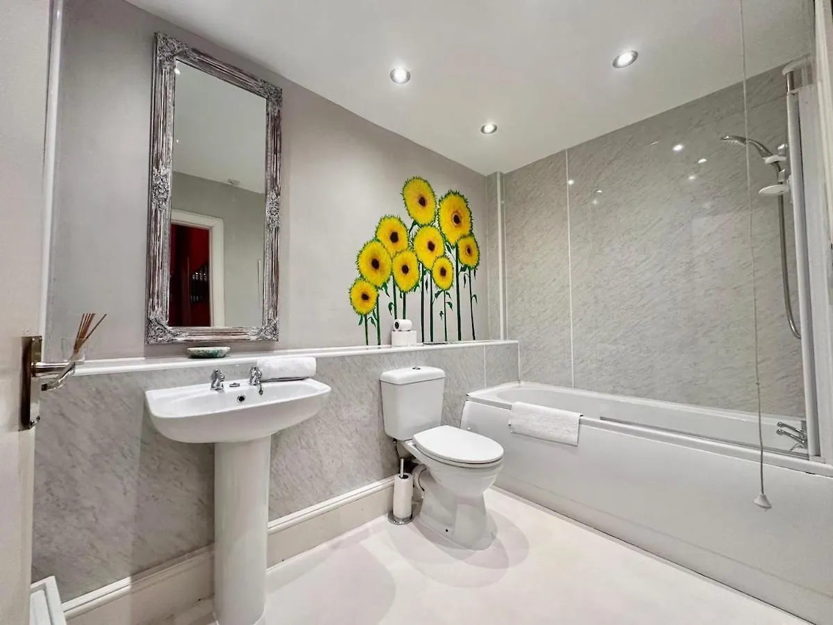 Апартаменты Unique Cozy Nest For 2, Old Town Эдинбург