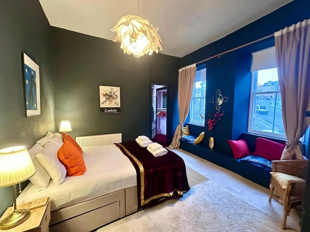 Апартаменты Unique Cozy Nest For 2, Old Town Эдинбург