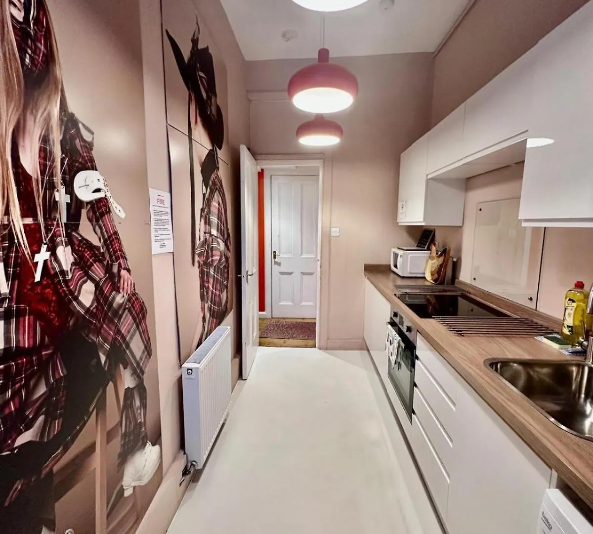Апартаменты Unique Cozy Nest For 2, Old Town Эдинбург